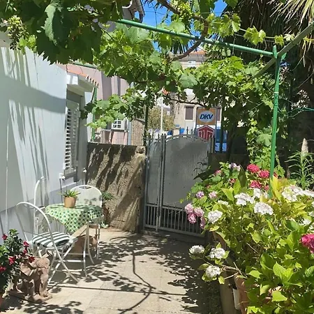 Apartman Annamaria Cres Exterior photo
